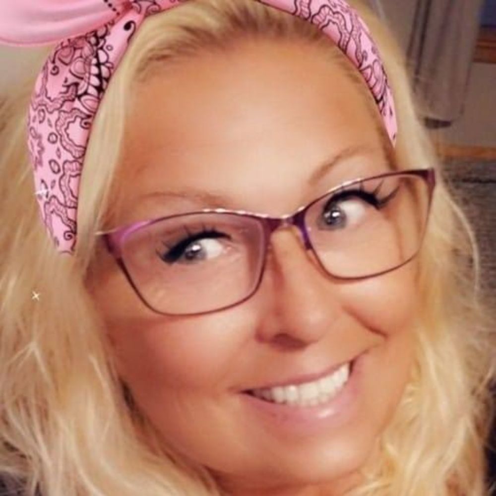Meet your Posher, Crystal
